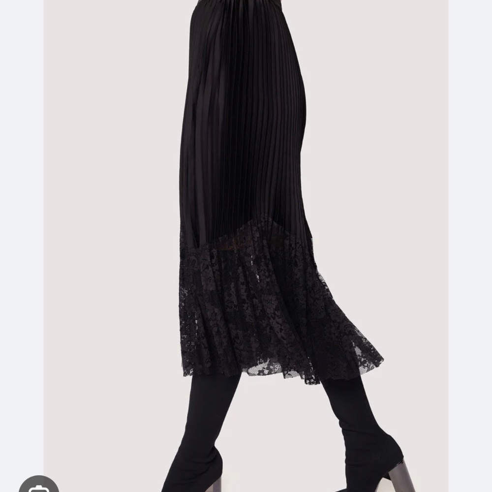 NEW LOST + WANDER genesis pleated midi skirt in black - Picture 3 of 5